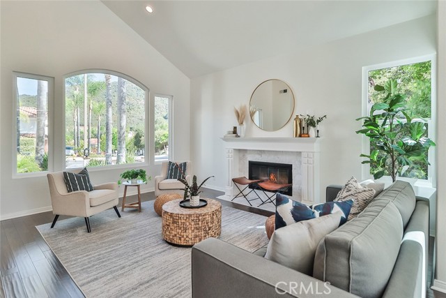 2505 Peachwood Place, Westlake Village CA: https://media.crmls.org/medias/f51a8711-a4fa-45bd-913f-bf552efc00f4.jpg