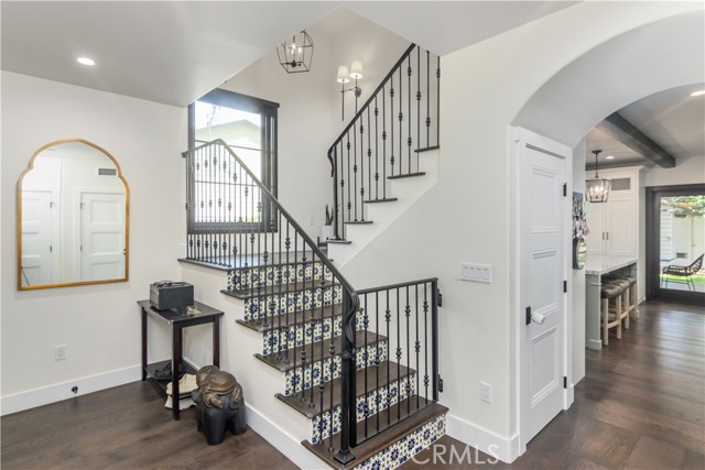 Detail Gallery Image 2 of 48 For 640 Raymond, Santa Monica,  CA 90405 - 4 Beds | 3 Baths