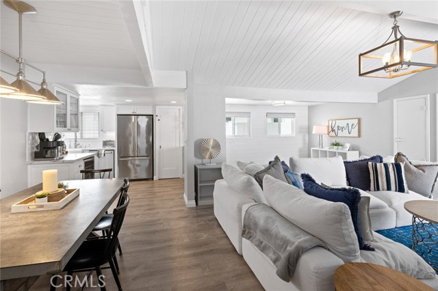 412 Colton Street, Newport Beach CA: https://media.crmls.org/medias/f51b96a5-2cee-4487-b36c-f927c9d07355.jpg