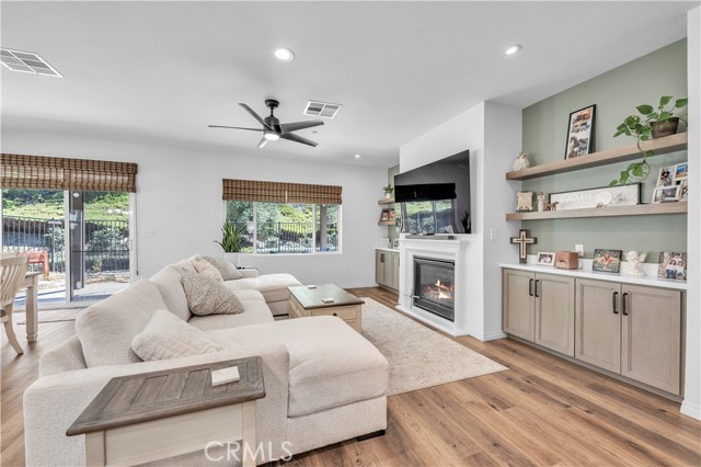 Detail Gallery Image 9 of 41 For 34387 Coppola, Temecula,  CA 92592 - 4 Beds | 3 Baths