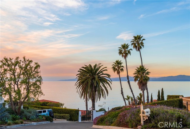 712 Paseo Del Mar, Palos Verdes Estates, California 90274, 4 Bedrooms Bedrooms, ,3 BathroomsBathrooms,Residential,Sold,Paseo Del Mar,PV25006621