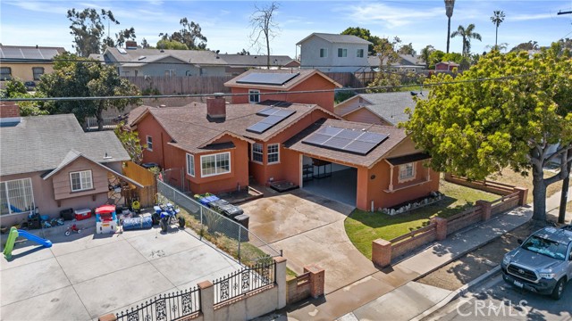 7417 Gribble Street, San Diego CA: https://media.crmls.org/medias/f51d3fb5-fffb-47b2-bb87-ef9447a8286b.jpg