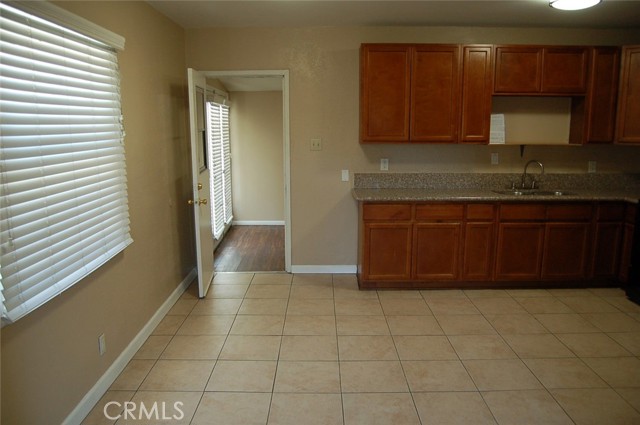 Detail Gallery Image 5 of 18 For 665 N Towne Ave #665,  Pomona,  CA 91767 - 2 Beds | 1 Baths