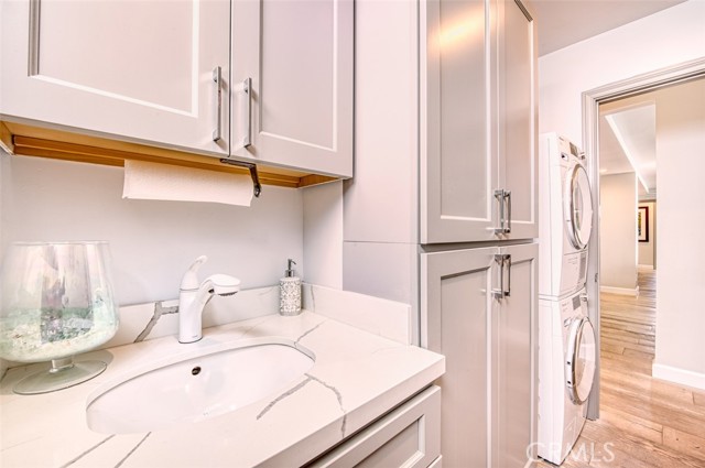 Detail Gallery Image 24 of 30 For 3121 W Coast Hwy 7ab,  Newport Beach,  CA 92663 - 3 Beds | 2 Baths