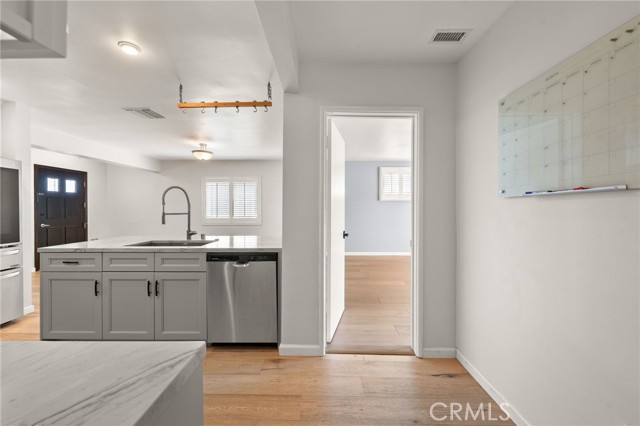 Detail Gallery Image 25 of 52 For 1713 N Pepper St, Burbank,  CA 91505 - 3 Beds | 2 Baths