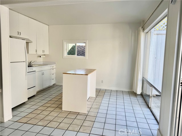 1163 Glenneyre Street, Laguna Beach CA: https://media.crmls.org/medias/f51de334-46e1-4e04-b93a-df52d7d332e0.jpg