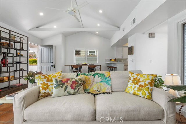 304 Larkspur Avenue, Corona del Mar CA: https://media.crmls.org/medias/f51ed33c-a8f8-421f-95f8-6bff99bd3edb.jpg