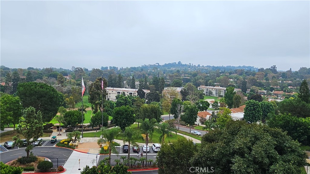 https://media.crmls.org/medias/f51ed367-a3ea-4947-84f8-4248683cc584.jpg?preset=X-Large