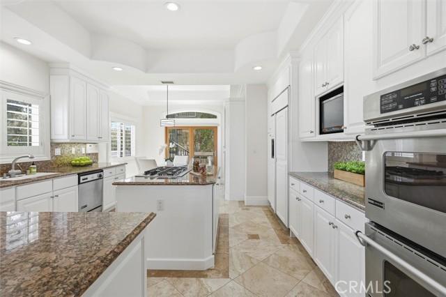 Detail Gallery Image 13 of 52 For 120 via Alameda, Redondo Beach,  CA 90277 - 5 Beds | 4 Baths