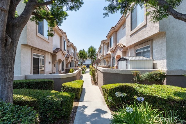 924 N Turner Avenue, Ontario CA: https://media.crmls.org/medias/f51f1d86-e799-431e-b21a-23b84aa7d40c.jpg