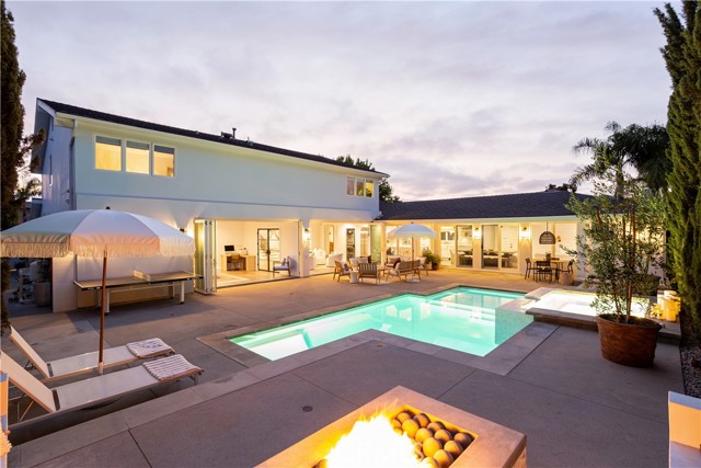 Detail Gallery Image 2 of 31 For 1700 Highland Dr, Newport Beach,  CA 92660 - 5 Beds | 6/1 Baths