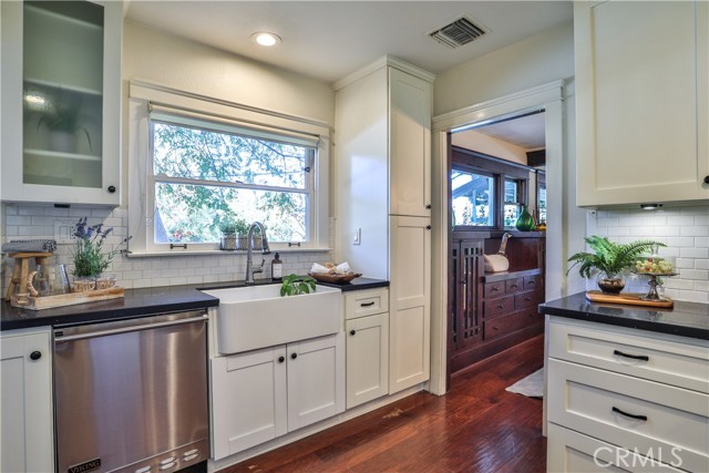 Detail Gallery Image 12 of 40 For 290 W 12th Street, Claremont,  CA 91711 - 3 Beds | 2 Baths