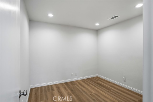 Detail Gallery Image 16 of 43 For 22082 Loch Lomond Dr, Canyon Lake,  CA 92587 - 2 Beds | 2 Baths