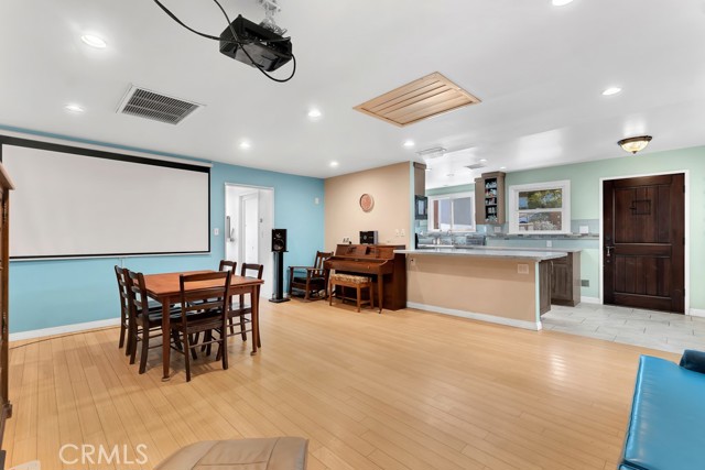 Detail Gallery Image 1 of 31 For 10549 Mcclemont Ave, Tujunga,  CA 91042 - 4 Beds | 2 Baths