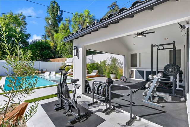 Detail Gallery Image 18 of 75 For 22269 Avenue San Luis, Woodland Hills,  CA 91364 - 5 Beds | 5/1 Baths