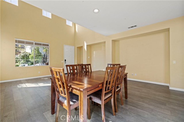 Detail Gallery Image 9 of 68 For 31205 Cherry Dr, Castaic,  CA 91384 - 5 Beds | 3 Baths