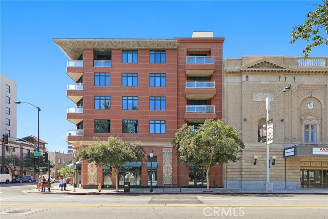 Detail Gallery Image 2 of 42 For 125 N Raymond Ave #413,  Pasadena,  CA 91103 - 3 Beds | 2/1 Baths