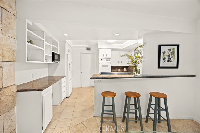 250 Hillgreen Place, Arcadia CA: https://media.crmls.org/medias/f521695a-b23b-498c-84e6-8299d1b2fbc3.jpg
