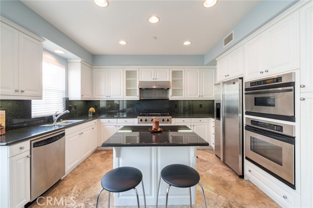 Detail Gallery Image 21 of 49 For 6267 Pacific Pointe Dr, Huntington Beach,  CA 92648 - 3 Beds | 2/1 Baths