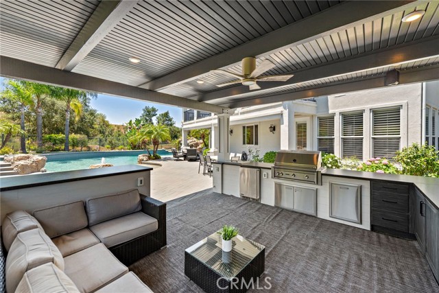58 Long View Road, Coto de Caza CA: https://media.crmls.org/medias/f521af1d-52e0-47a9-8f17-6ec8dc8428eb.jpg