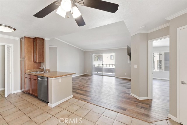 Detail Gallery Image 2 of 38 For 1027 Vista Del Cerro Unit 201, Corona,  CA 92879 - 2 Beds | 2 Baths