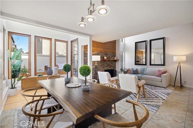 Detail Gallery Image 4 of 34 For 2317 Carnegie Ln #B,  Redondo Beach,  CA 90278 - 3 Beds | 2/1 Baths