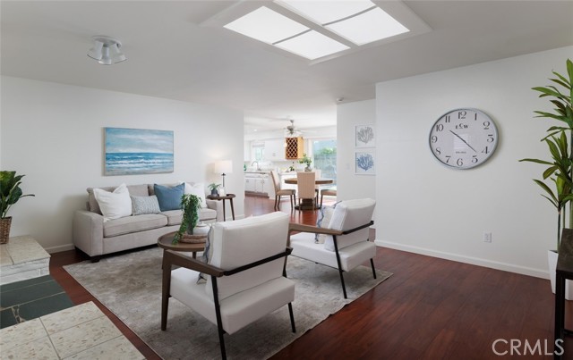 Detail Gallery Image 3 of 18 For 7901 Rhine Dr, Huntington Beach,  CA 92647 - 4 Beds | 2 Baths