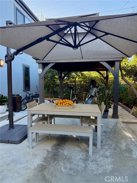 223 N St Andrews Place, Los Angeles CA: https://media.crmls.org/medias/f52388ed-279f-47ff-a827-d81c0401caf1.jpg