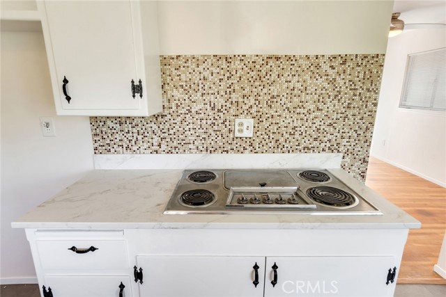 Detail Gallery Image 8 of 27 For 194 W Blaine St, Riverside,  CA 92507 - 4 Beds | 2 Baths