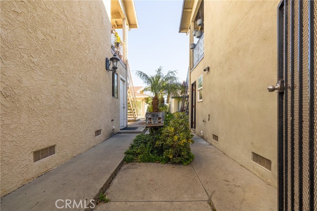 Image 10 of 38 For 4110 Hathaway Ave