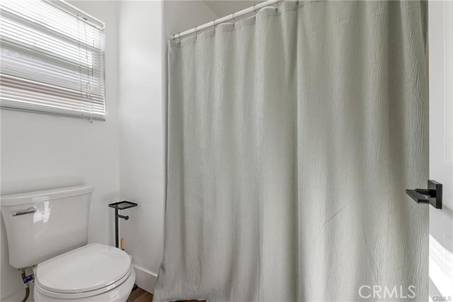 Detail Gallery Image 33 of 61 For 19924 via Joyce Dr, Saugus,  CA 91350 - 5 Beds | 3 Baths