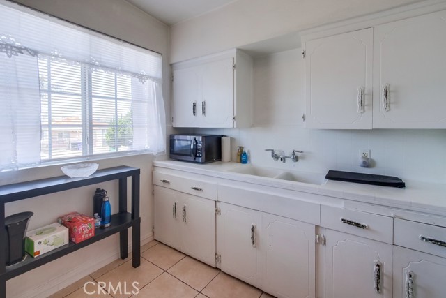 327 S 35th Street, San Diego CA: https://media.crmls.org/medias/f52603e3-6d0c-49f5-81be-19bbc7a84837.jpg