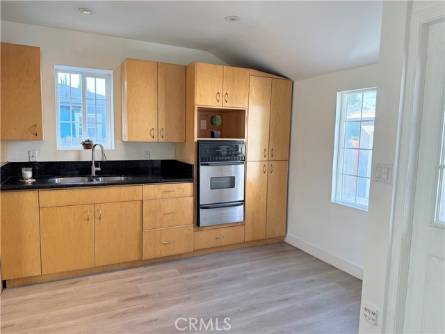 Detail Gallery Image 5 of 52 For 1517 W Grand Ave, Pomona,  CA 91766 - 4 Beds | 3 Baths