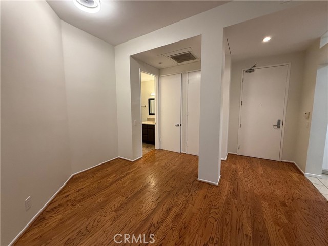 5151 Balboa Boulevard, Encino CA: https://media.crmls.org/medias/f52768ca-085c-4eb4-b219-345f5bec58e4.jpg