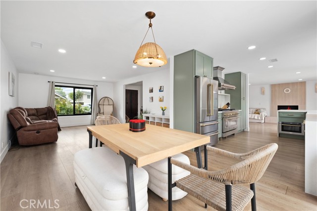 3550 Goldenrod Circle, Seal Beach CA: https://media.crmls.org/medias/f527e5f9-ddd0-48b1-8184-b349f93479ab.jpg