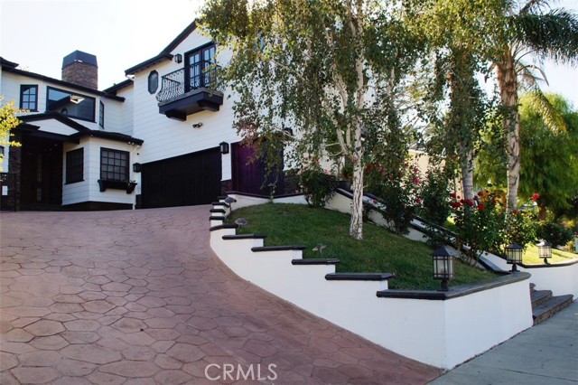 Detail Gallery Image 2 of 7 For 5235 San Feliciano Dr, Woodland Hills,  CA 91364 - 5 Beds | 4 Baths