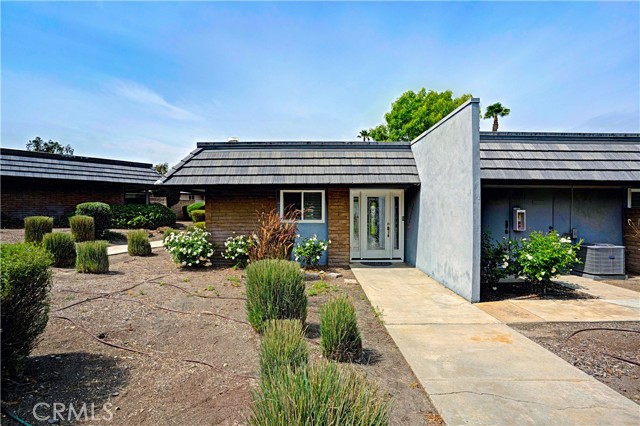 Detail Gallery Image 5 of 43 For 22392 Canyon Club Dr, Canyon Lake,  CA 92587 - 2 Beds | 2 Baths