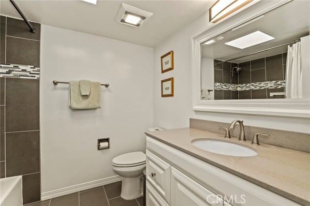 Detail Gallery Image 27 of 38 For 209 S Oakland Ave #D,  Pasadena,  CA 91101 - 3 Beds | 2/1 Baths