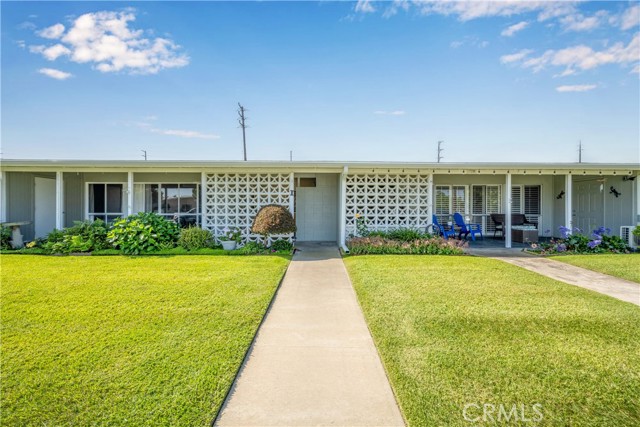 Detail Gallery Image 2 of 21 For 1202 Golden Rain Rd #72I,  Seal Beach,  CA 90740 - 2 Beds | 1 Baths