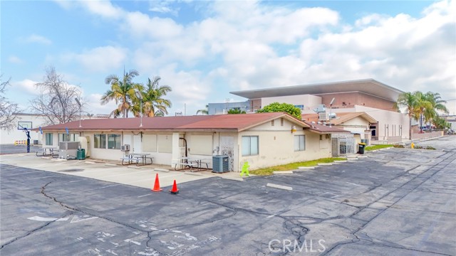 1747 Nogales Street, Rowland Heights, California 91748, ,Commercial Lease,For Rent,1747 Nogales Street,CRCV25029785