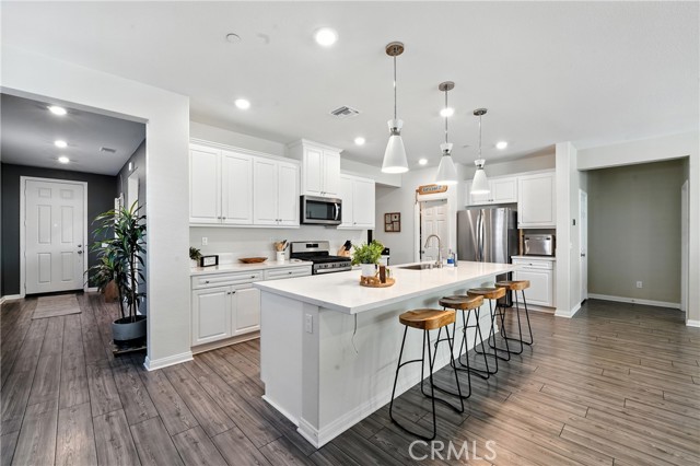 Detail Gallery Image 9 of 34 For 41018 Chambord Dr, Lake Elsinore,  CA 92532 - 4 Beds | 2 Baths