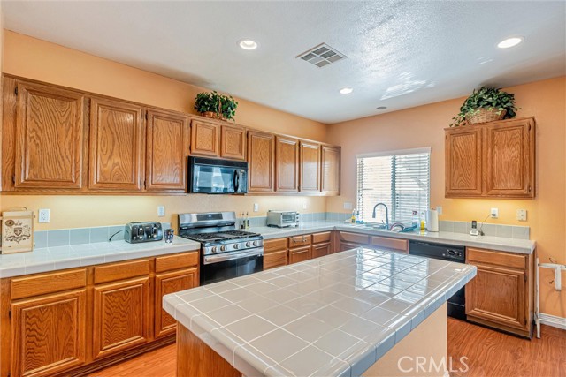 3116 Kilt, Lancaster CA: https://media.crmls.org/medias/f52aa65b-636b-466c-911e-46b425966488.jpg