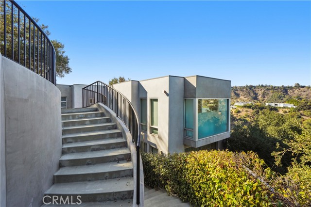 Detail Gallery Image 41 of 46 For 9716 Oak Pass Rd, Beverly Hills,  CA 90210 - 6 Beds | 3/2 Baths