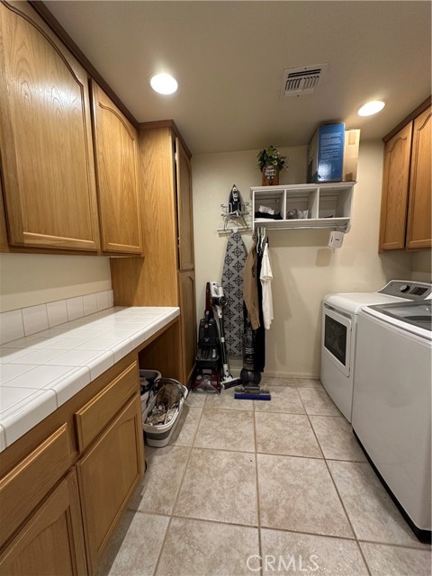 8843 San Diego Drive, Yucca Valley CA: https://media.crmls.org/medias/f52bd195-bf99-4c9d-abca-7e0a642457ad.jpg
