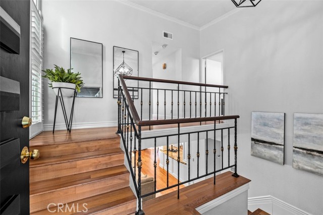 Detail Gallery Image 2 of 32 For 525 Vista Flora, Newport Beach,  CA 92660 - 3 Beds | 2/1 Baths