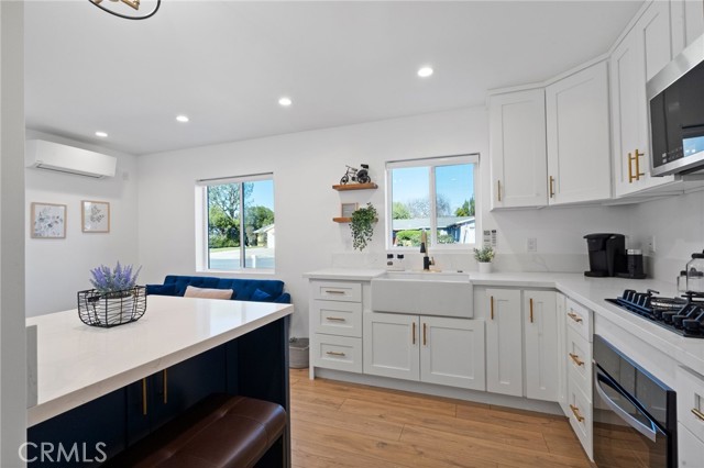 Detail Gallery Image 3 of 10 For 23802 Mobile St, West Hills,  CA 91307 - 1 Beds | 1 Baths
