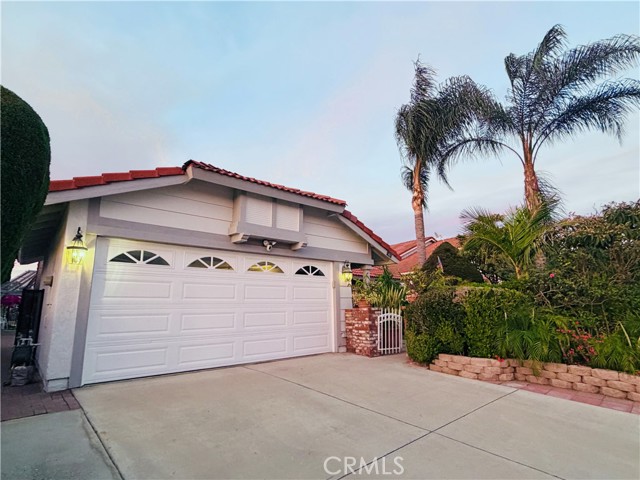 1455 Cresta, Corona CA: https://media.crmls.org/medias/f52d5238-9a90-48a3-b17c-77ca9d3aae83.jpg