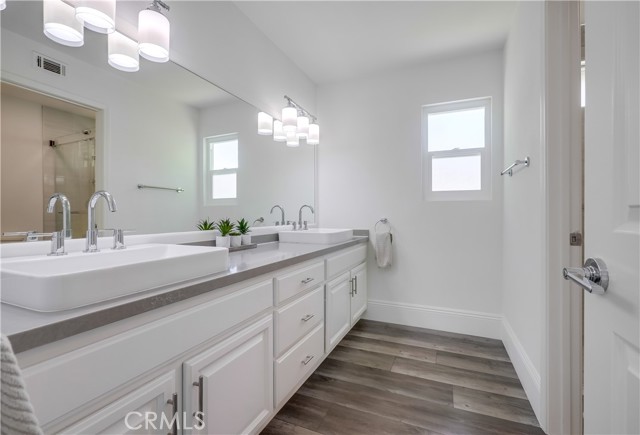 19416 Shadow Oak Drive, Lake Forest CA: https://media.crmls.org/medias/f52e3a1f-d6fc-4830-8917-0475c17f78ff.jpg