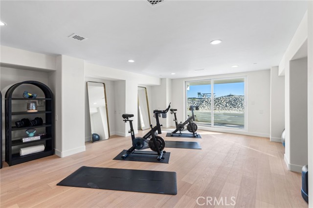 105 A Surfside Avenue, Surfside CA: https://media.crmls.org/medias/f52edade-abb7-419d-af5e-7e0b45321f96.jpg