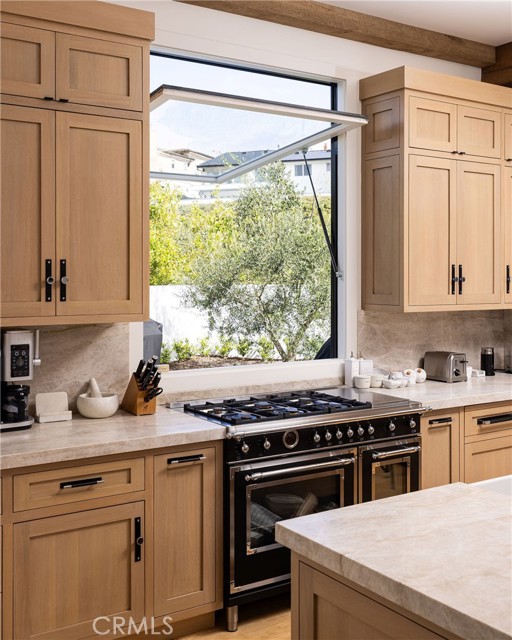 Detail Gallery Image 17 of 38 For 1 San Martin Way, Corona Del Mar,  CA 92625 - 4 Beds | 2/1 Baths